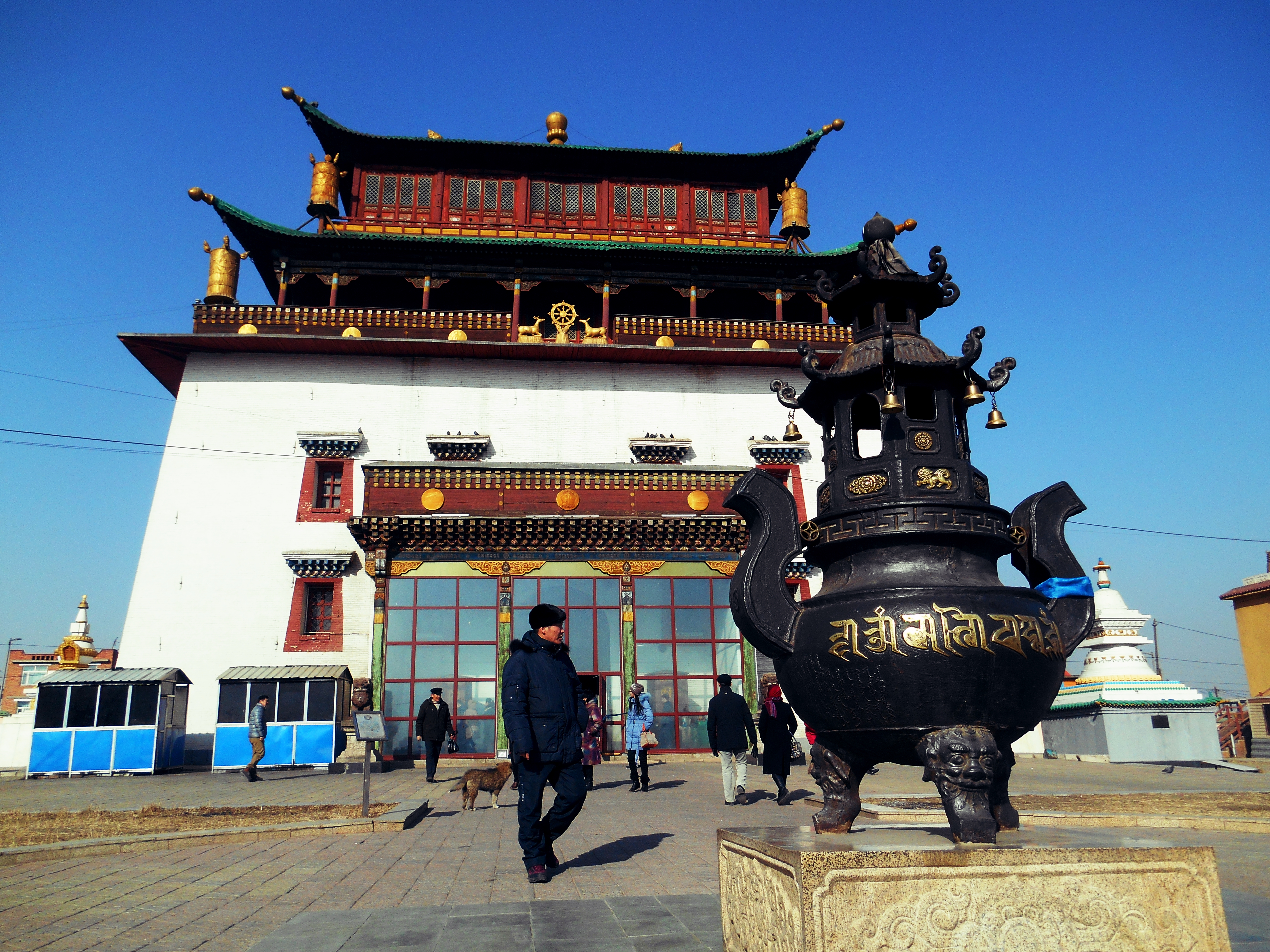 mongoliatemple2.jpg